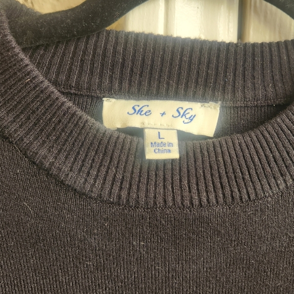 She+Sky- Fine Gauge crop sweater - Picture 4 of 5